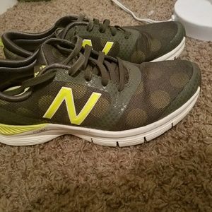 The New Balance 711 Print fitness-trainer 